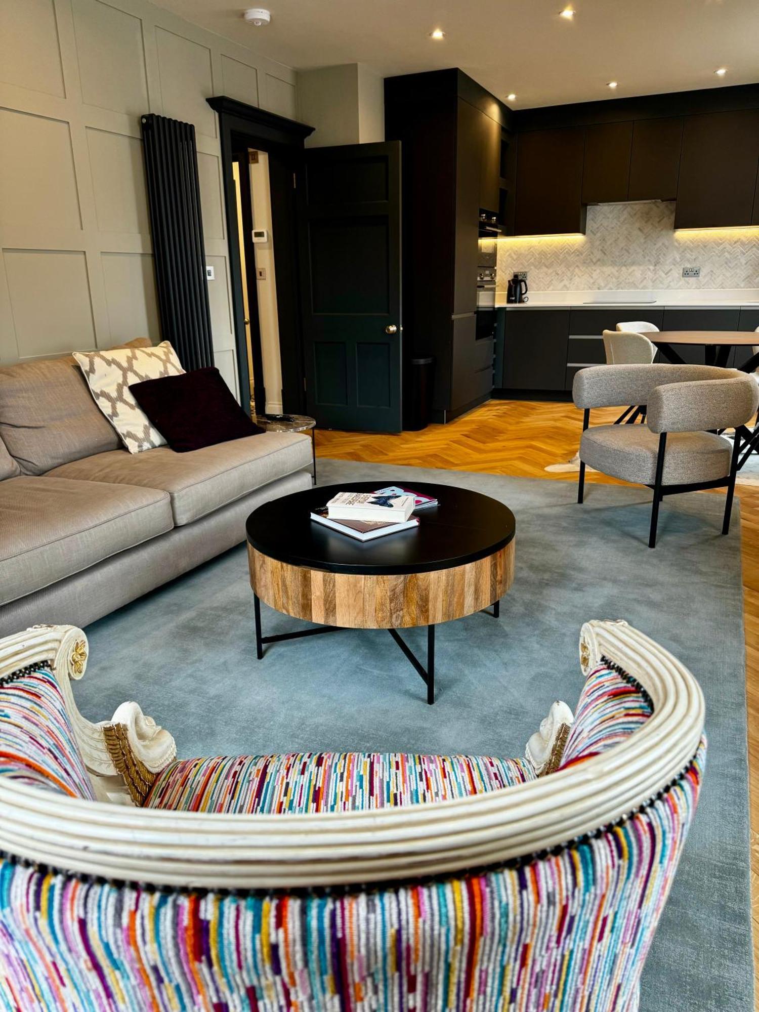 Macbeths Corner High End Luxury Apartment In Centre With Parking Stratford-upon-Avon Exterior photo